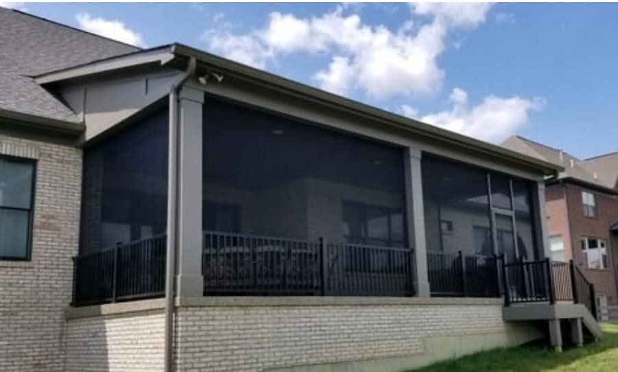 Full-Width Screened Enclosure — Gray Columns